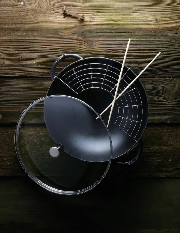 Staub – Wok ze szklaną pokrywą 37 cm czarny