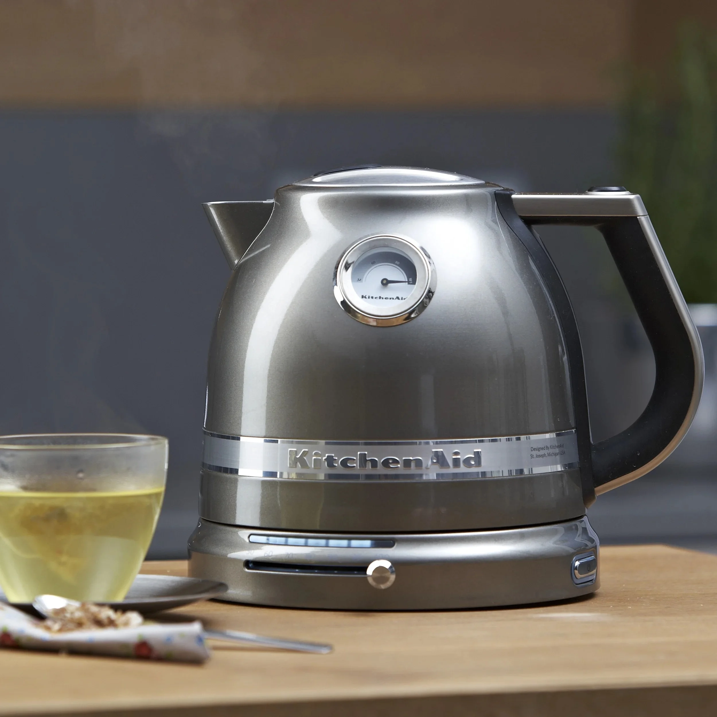 KitchenAid - Czajnik 1,5 L Artisan srebrzystopopielaty