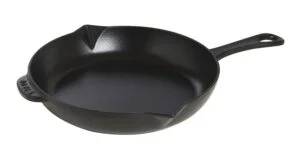 Staub – Patelnia z żeliwną rączką 26 cm