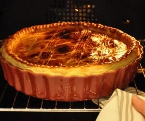 Emile Henry - Naczynie do tarty 24cm - czerwony