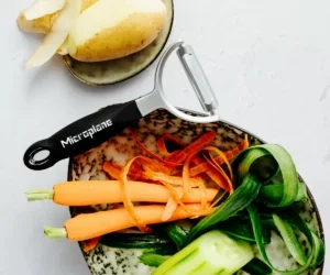 Microplane – Obieraczka Y prosta