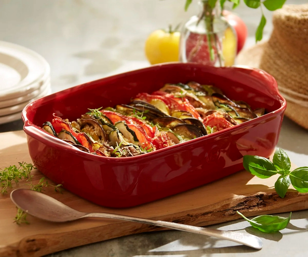 Emile Henry - Prostokątne naczynie do zapiekania 30×19cm - czerwony